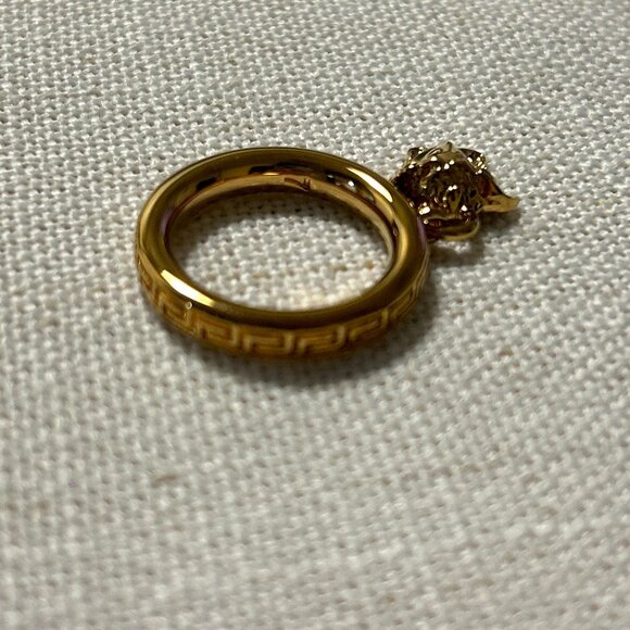 New Versace Gold Tone Medusa Dangling Ring - Picture 2 of 5
